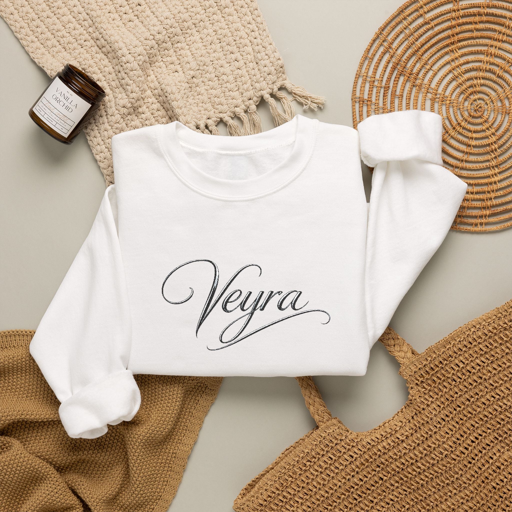 Veyra Script Crewneck Sweatshirt — Elegant Handwritten Logo Pullover