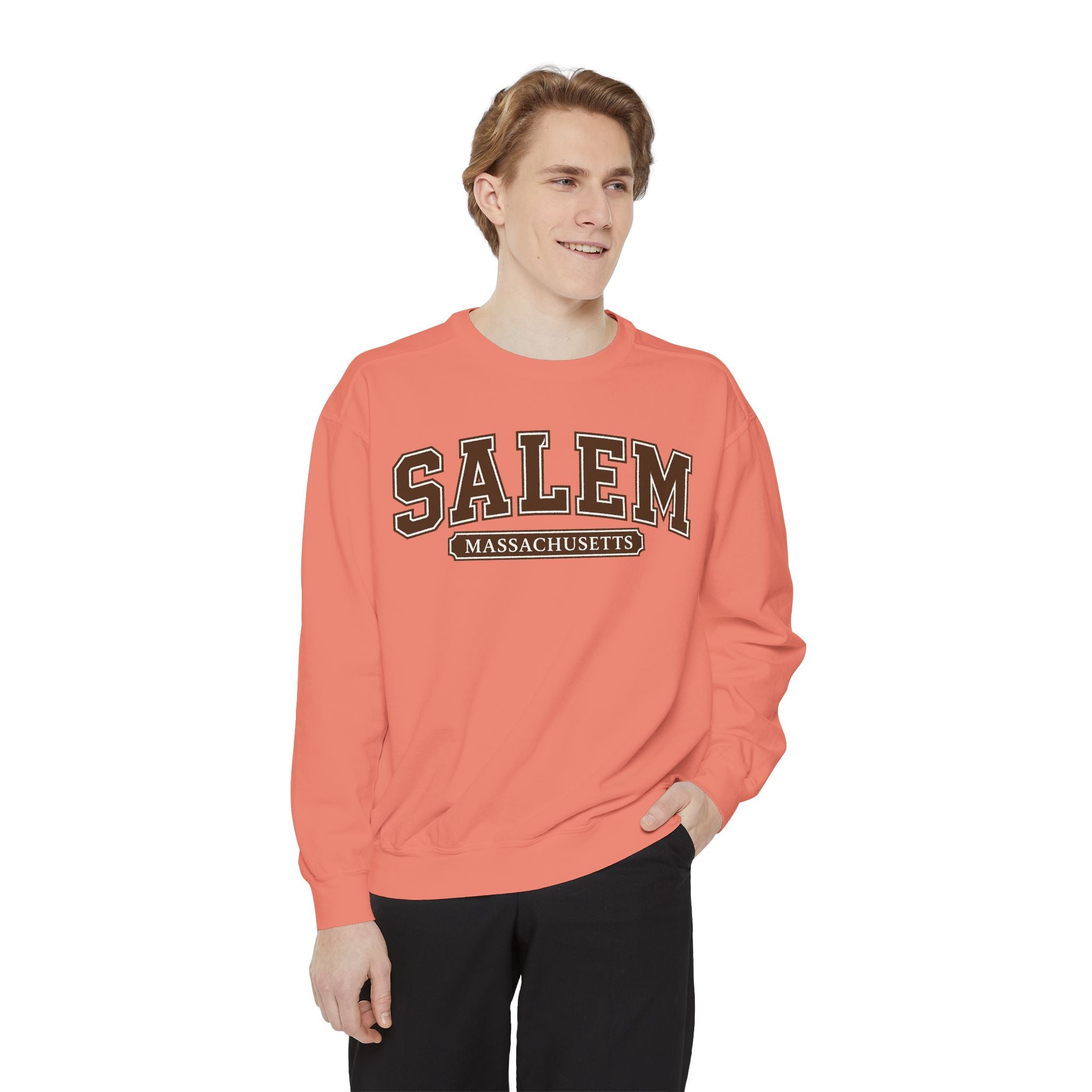 Salem Massachusetts Vintage-Style Sweatshirt