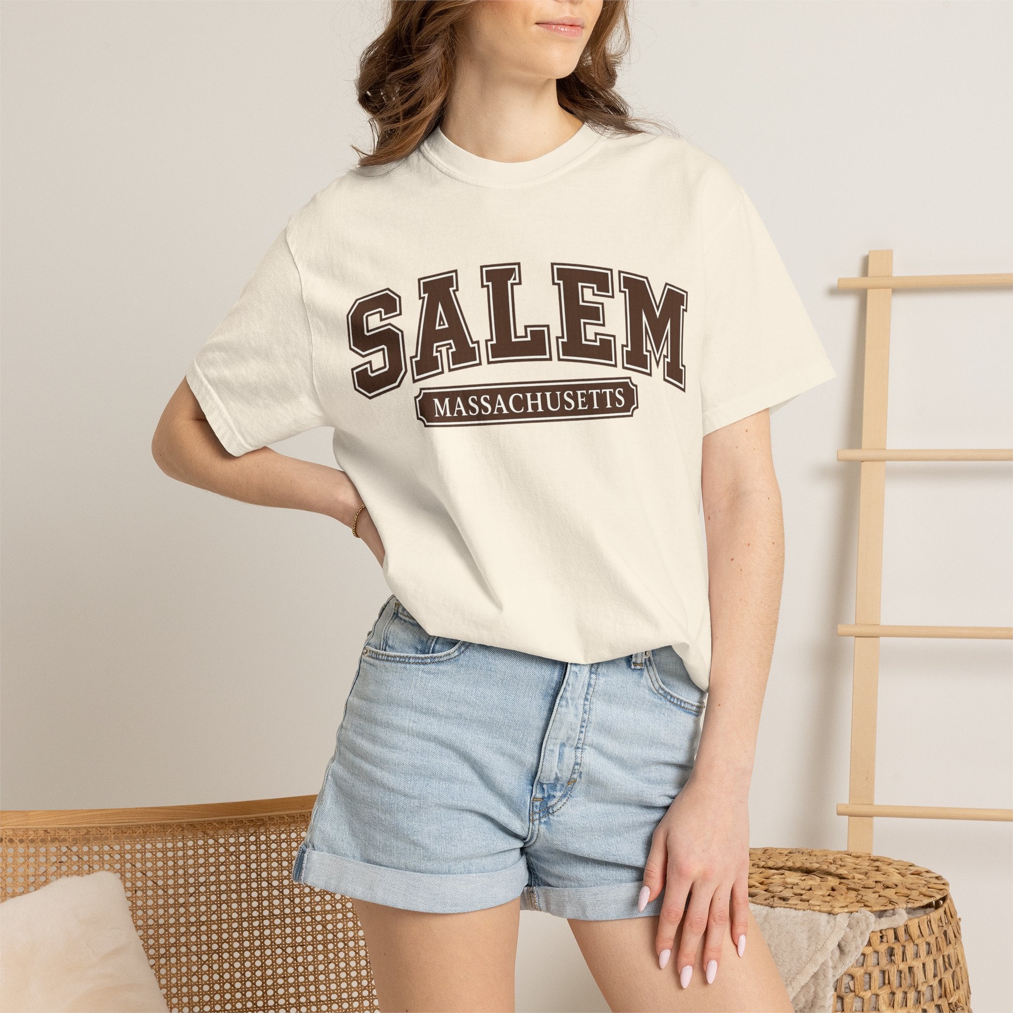 Salem Massachusetts Vintage Collegiate T-Shirt