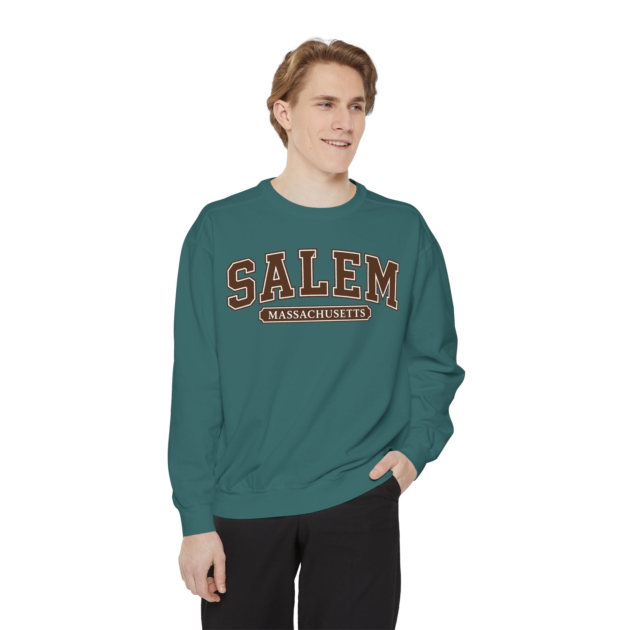 Salem Massachusetts Vintage-Style Sweatshirt