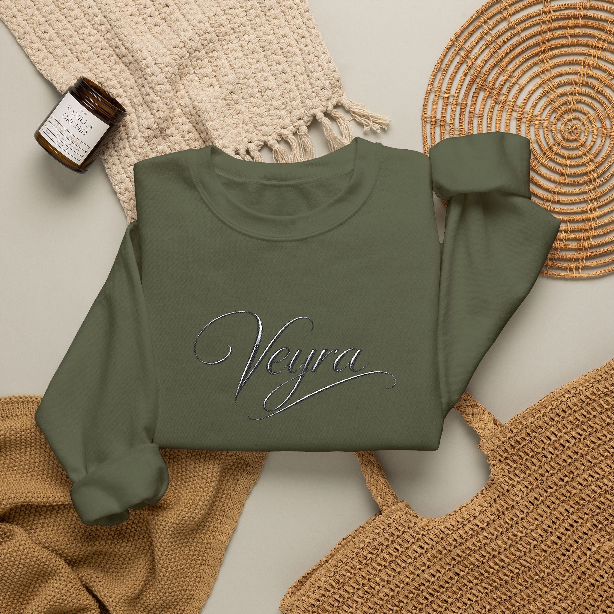 Veyra Script Crewneck Sweatshirt — Elegant Handwritten Logo Pullover