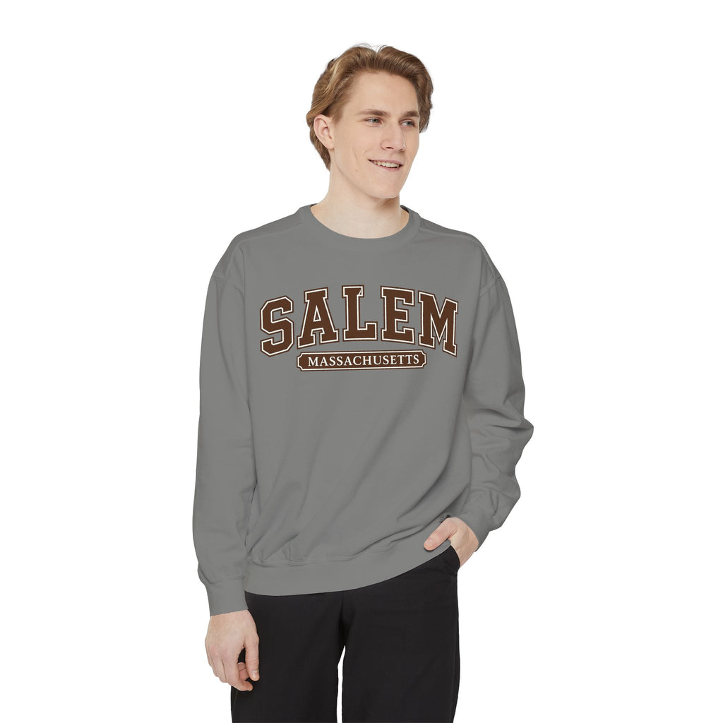 Salem Massachusetts Vintage-Style Sweatshirt