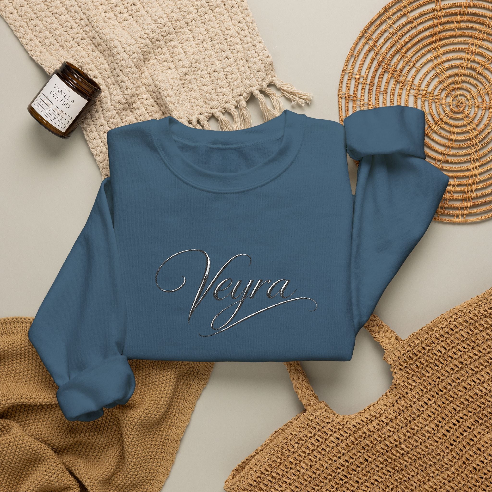 Veyra Script Crewneck Sweatshirt — Elegant Handwritten Logo Pullover