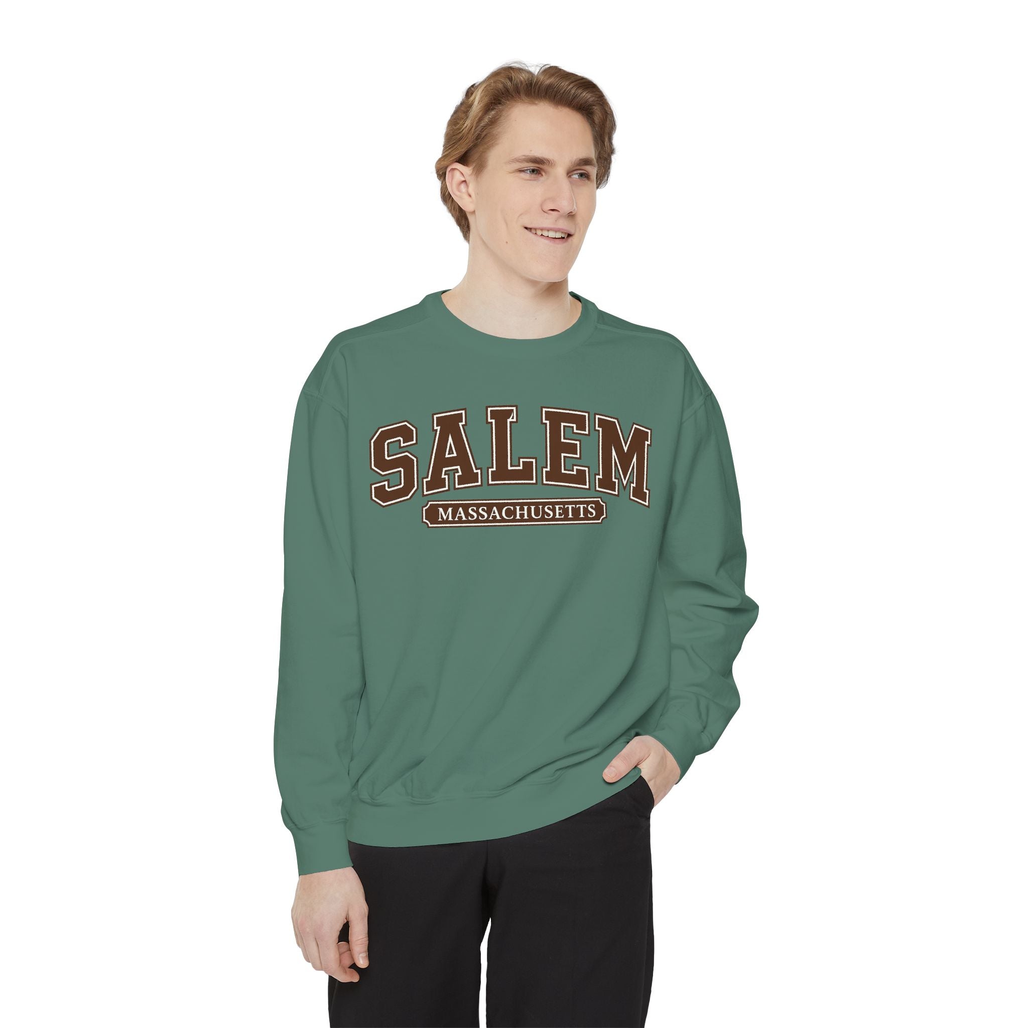 Salem Massachusetts Vintage-Style Sweatshirt